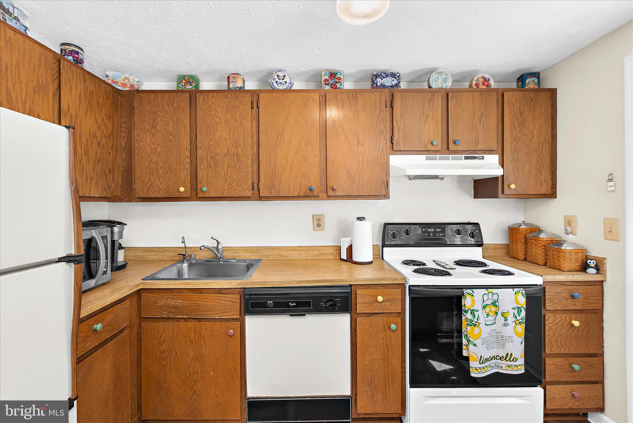 COLONY SQUARE - Residential