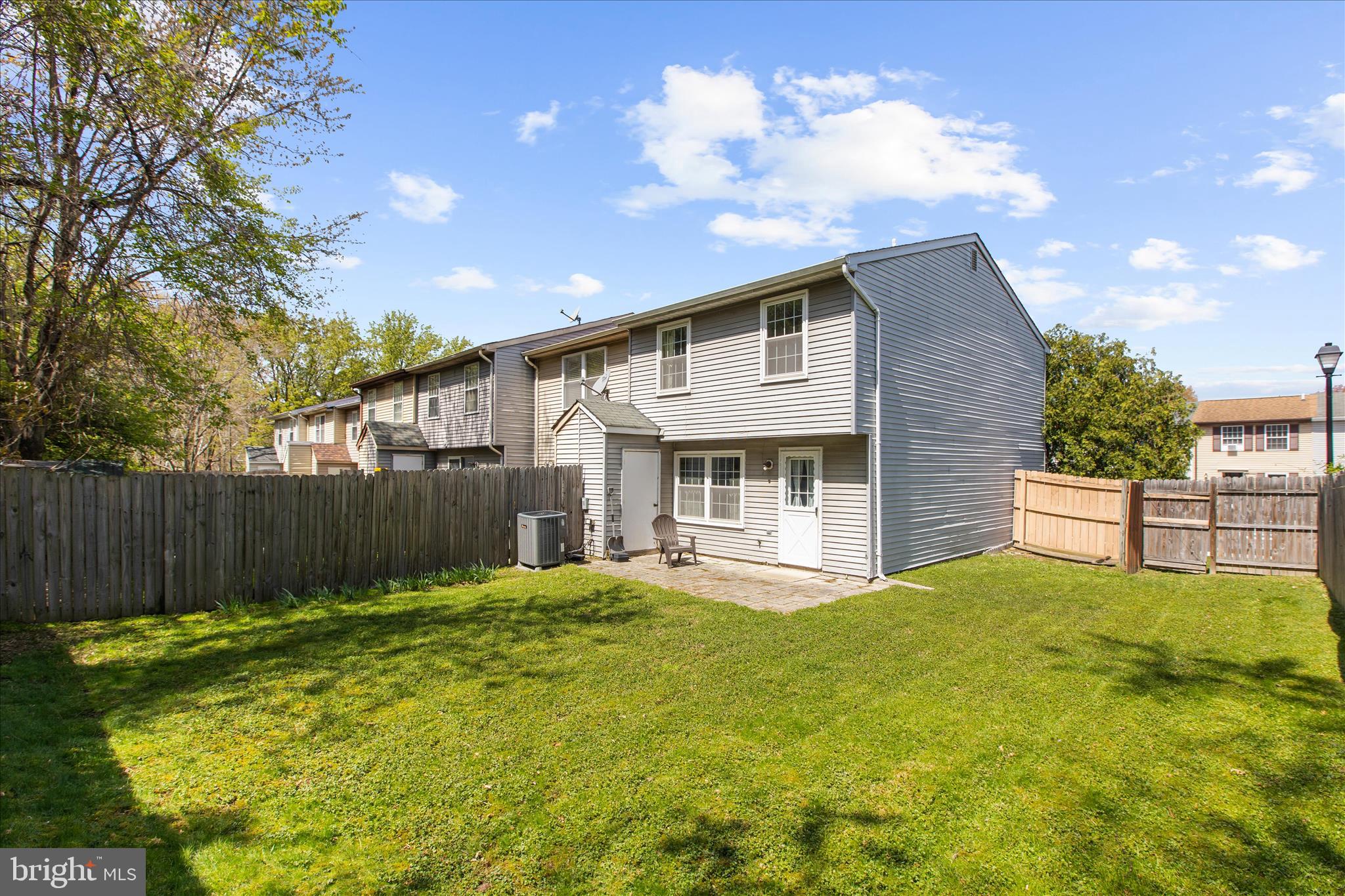 COLONY SQUARE - Residential