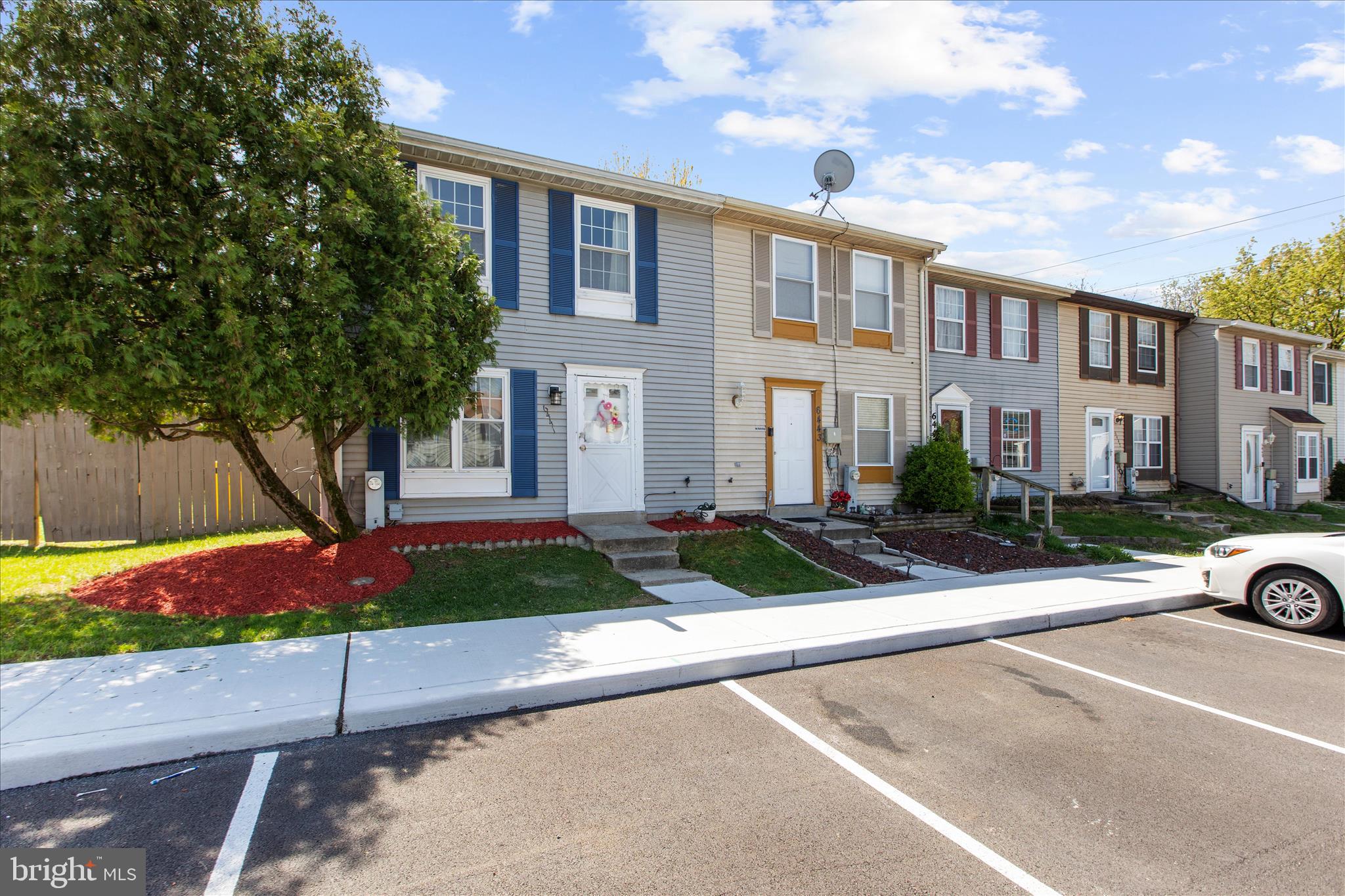 COLONY SQUARE - Residential