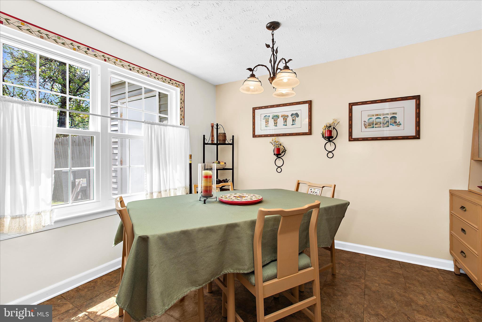 COLONY SQUARE - Residential