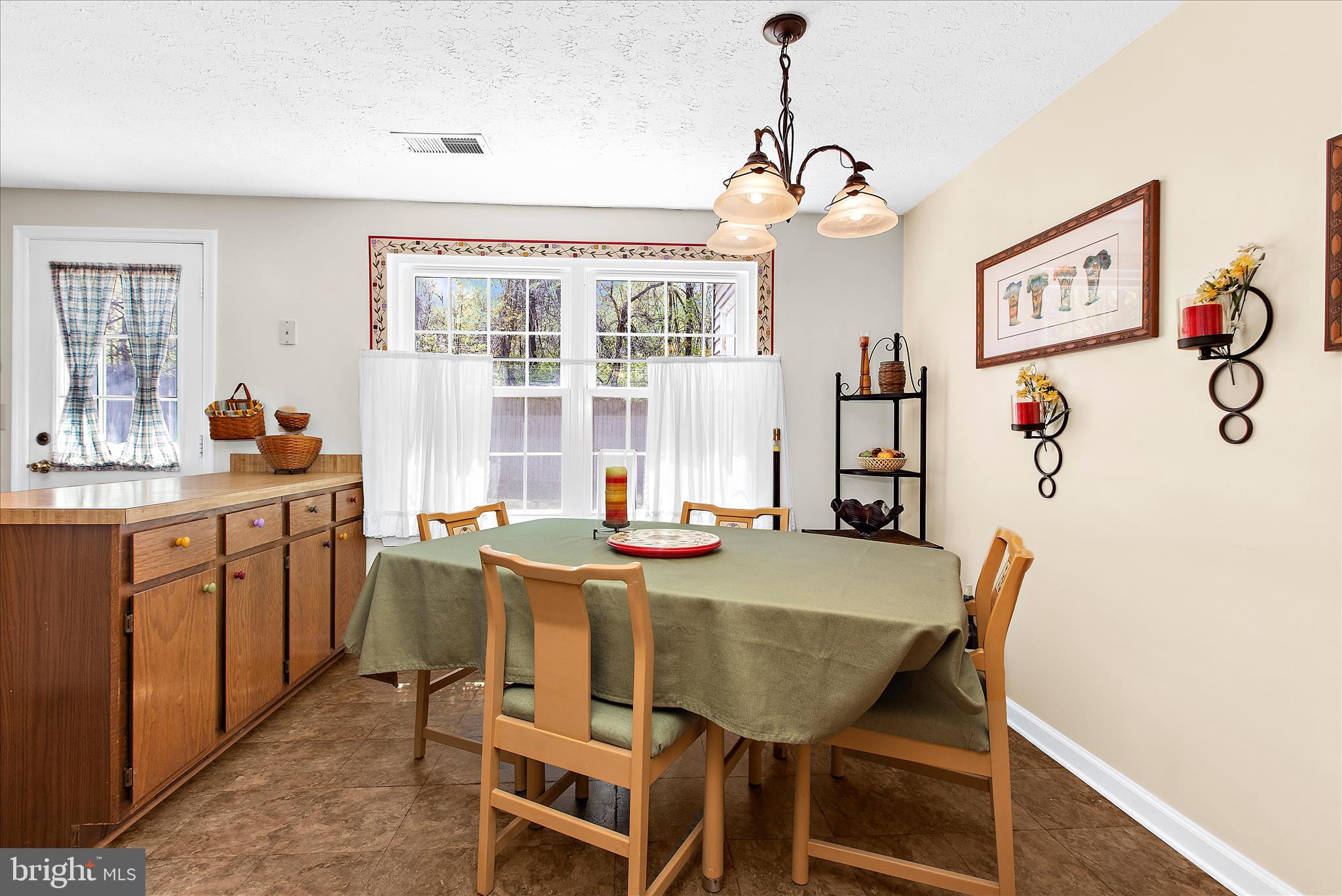 COLONY SQUARE - Residential