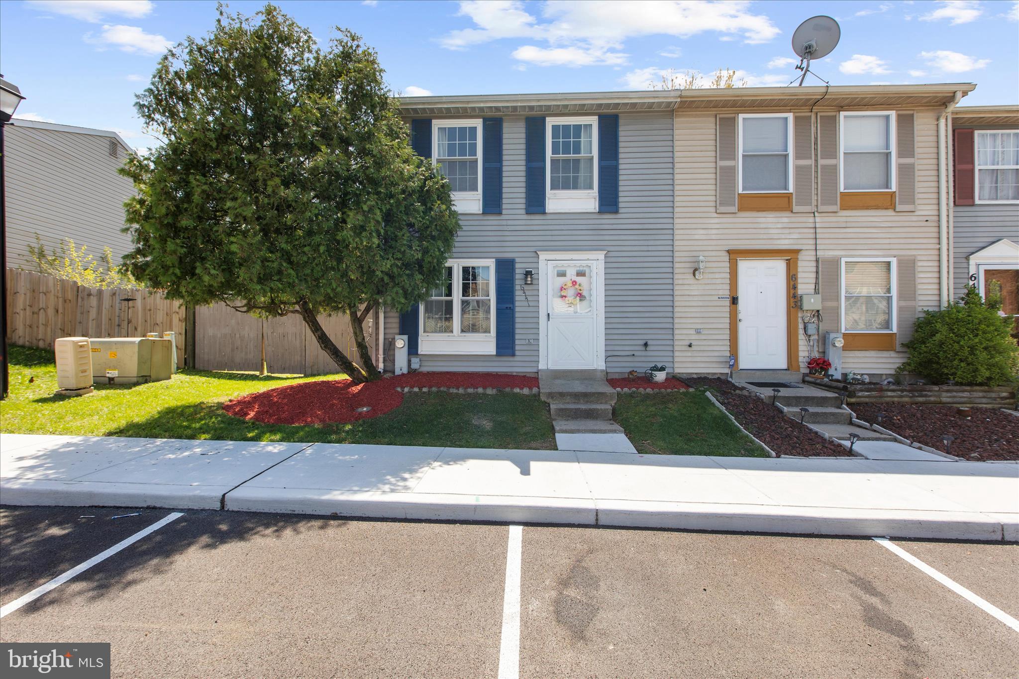 COLONY SQUARE - Residential