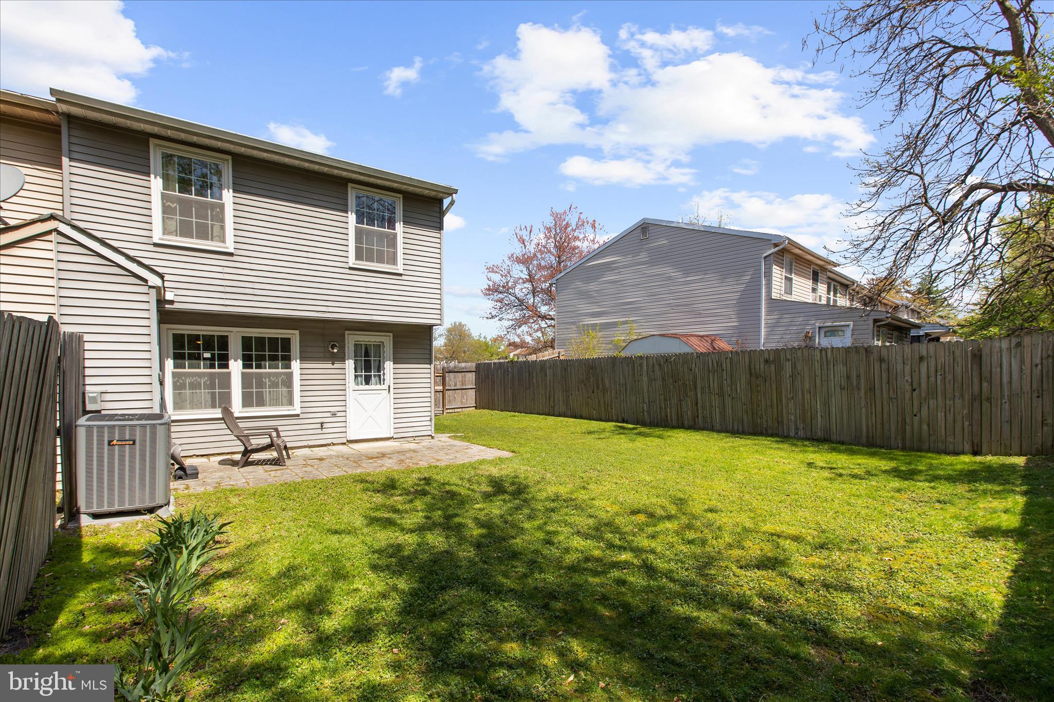 COLONY SQUARE - Residential