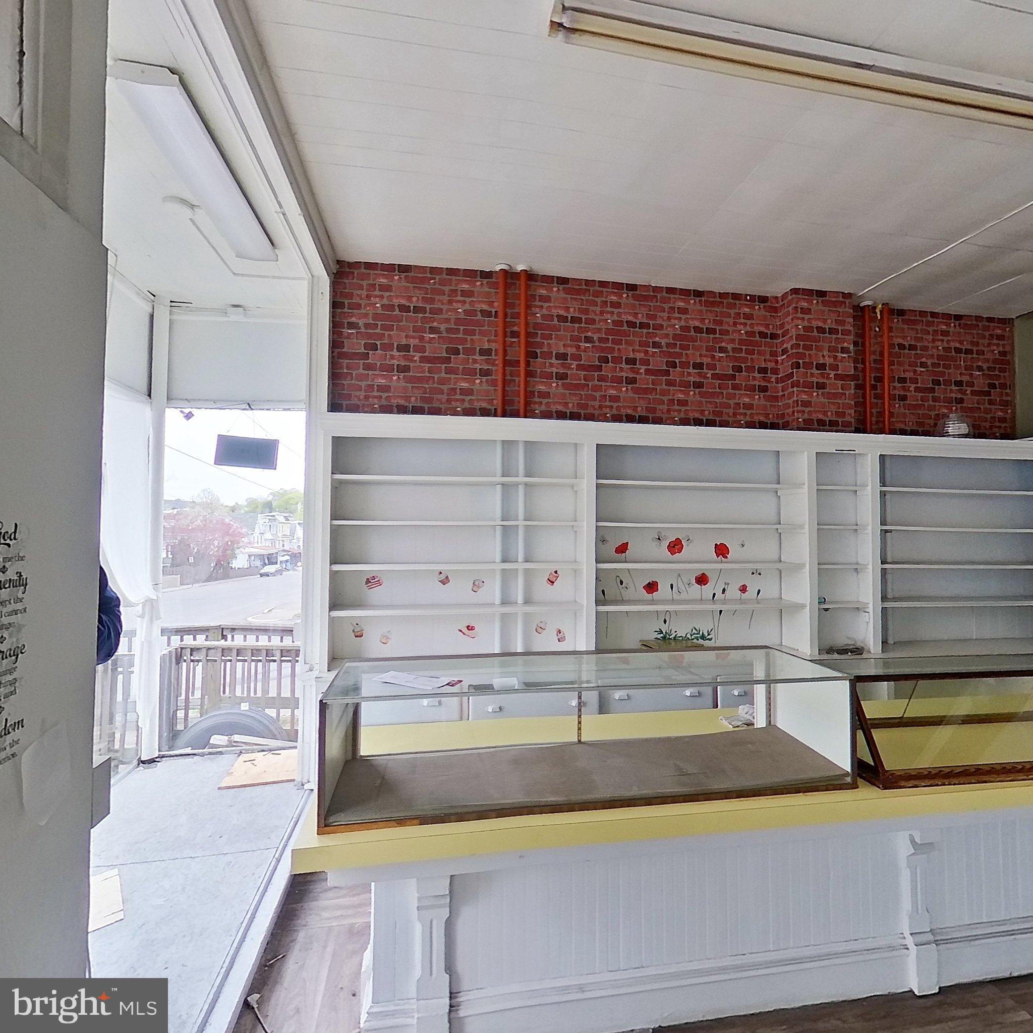 600-602 W PINE STREET