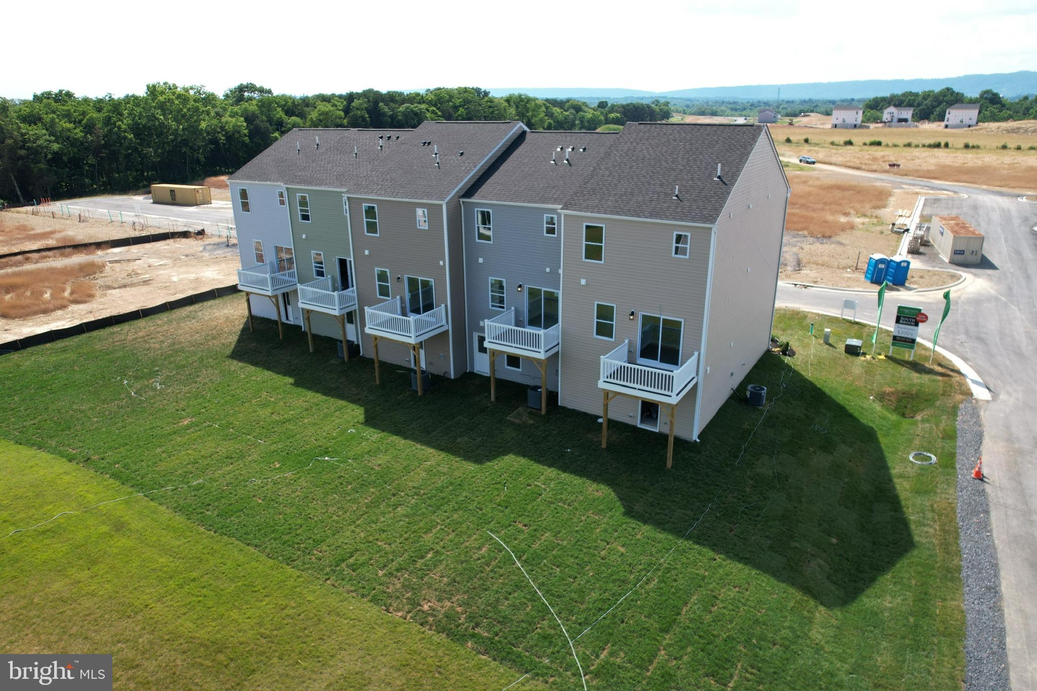 SOUTH BROOK - Residential