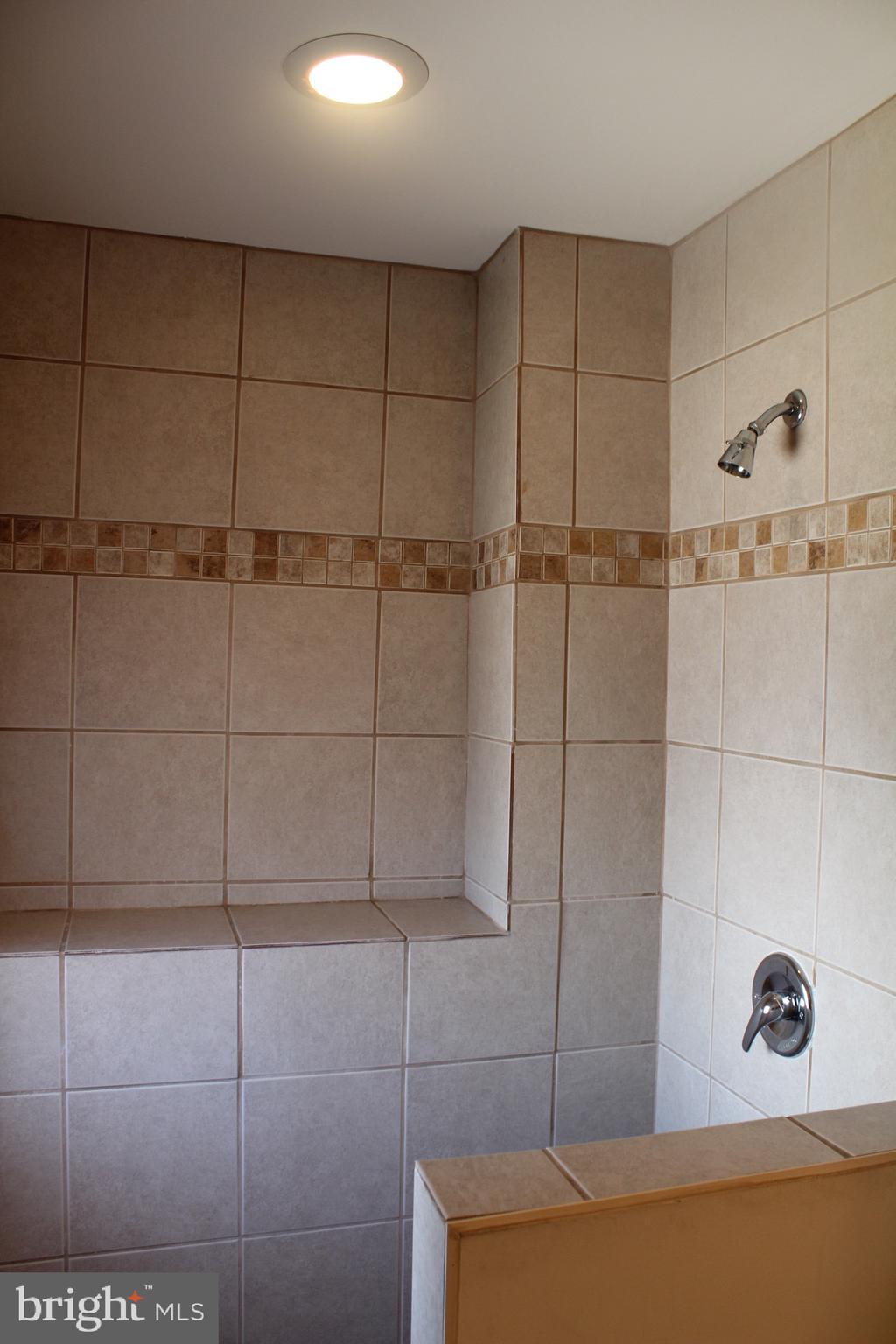 ANACOSTIA - Residential Lease