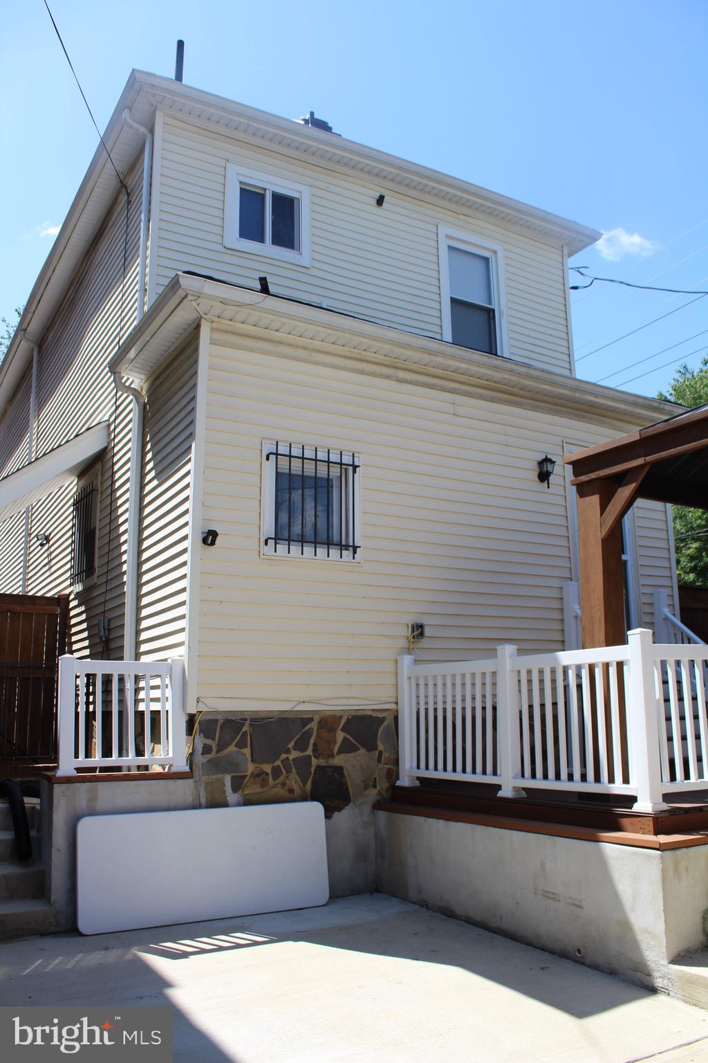 ANACOSTIA - Residential Lease