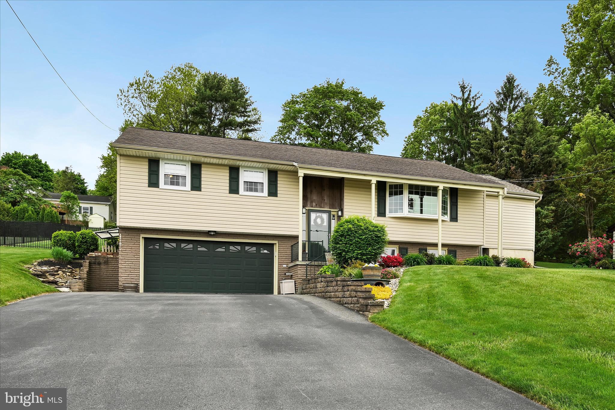 230 EDGEWOOD DRIVE