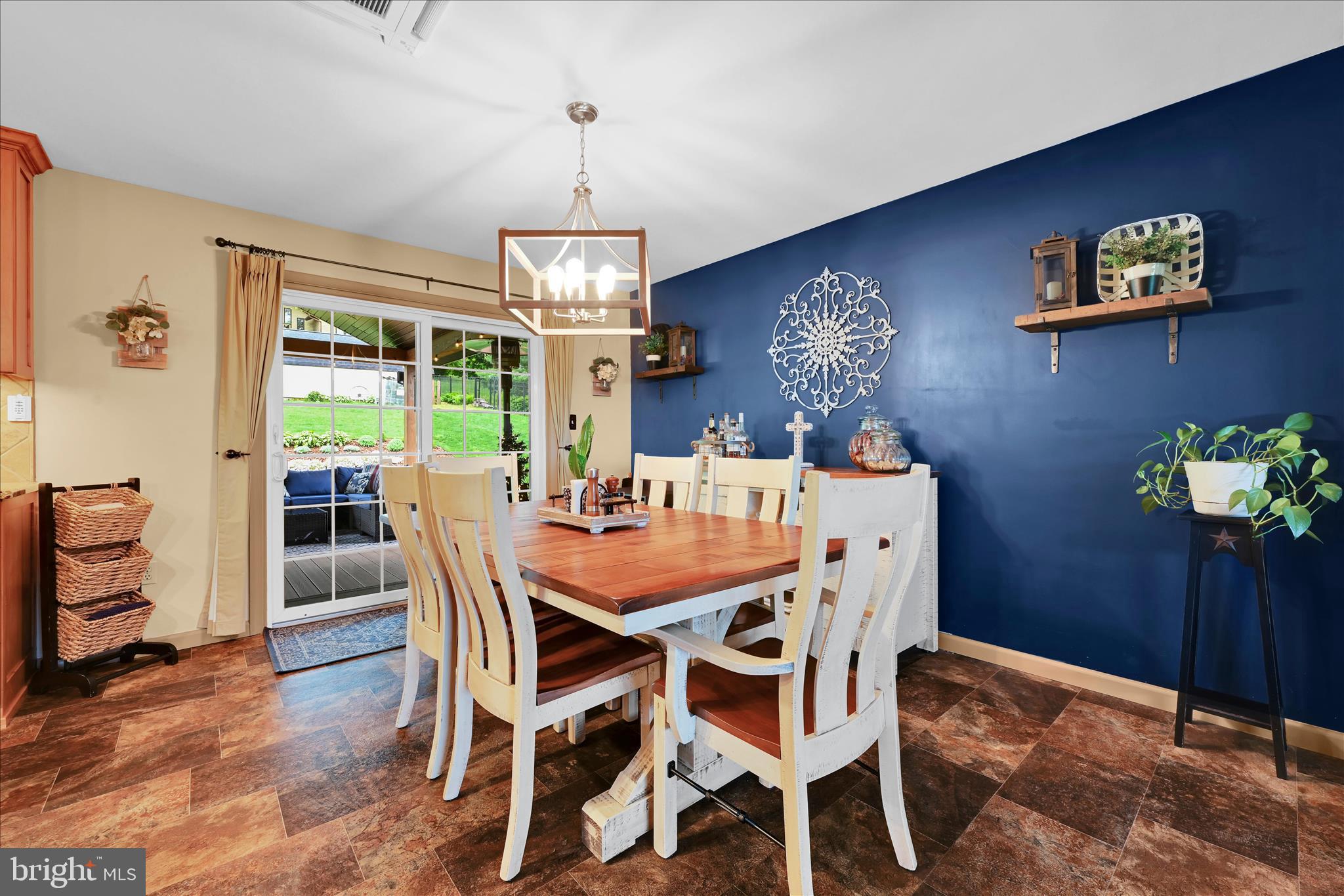 HIMES HILL - Residential