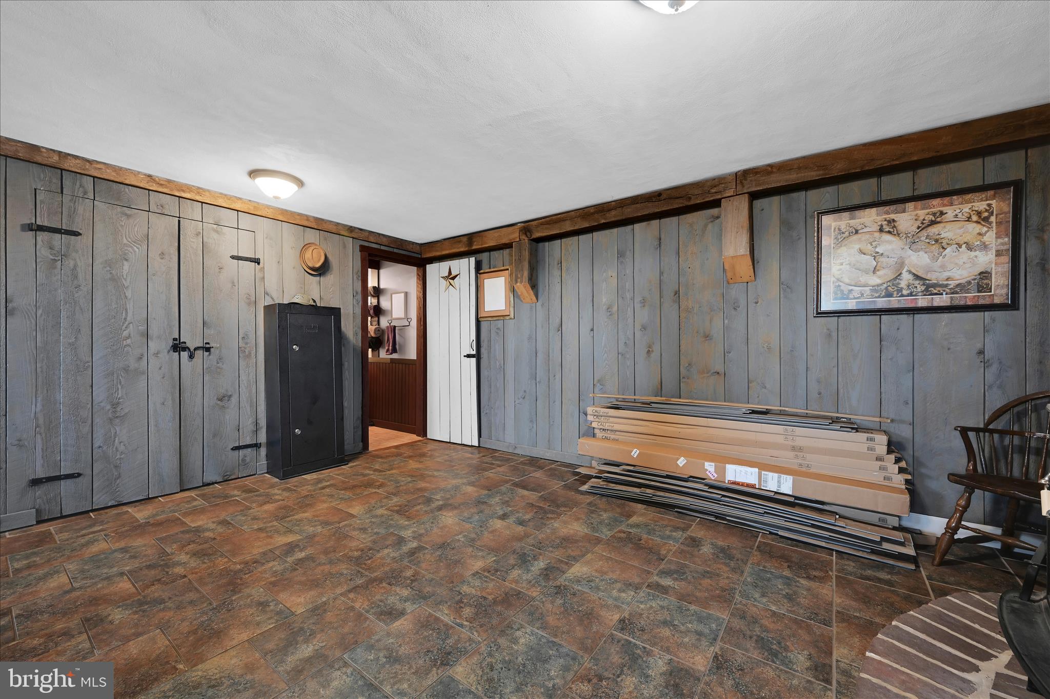 HIMES HILL - Residential
