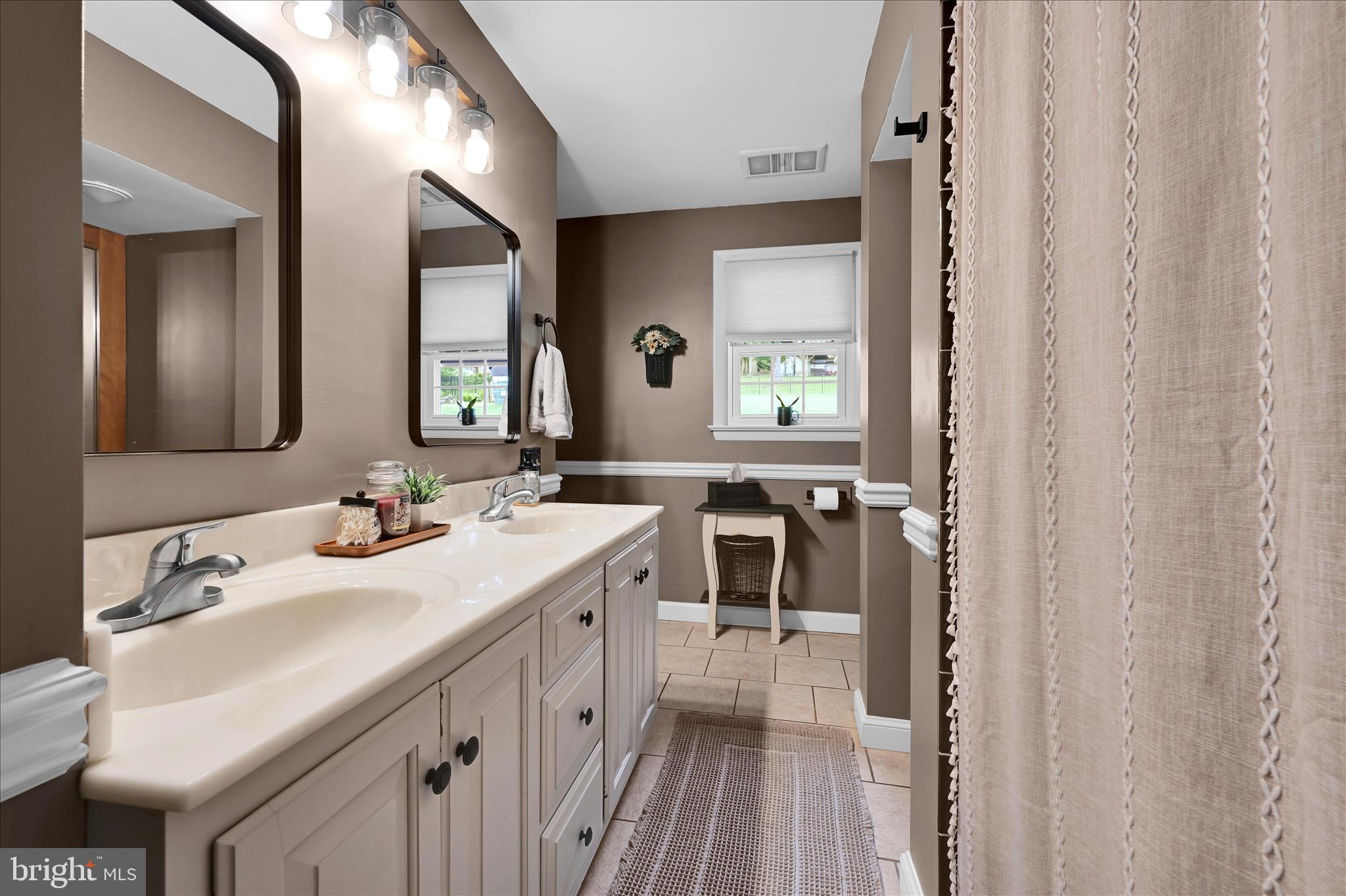 HIMES HILL - Residential