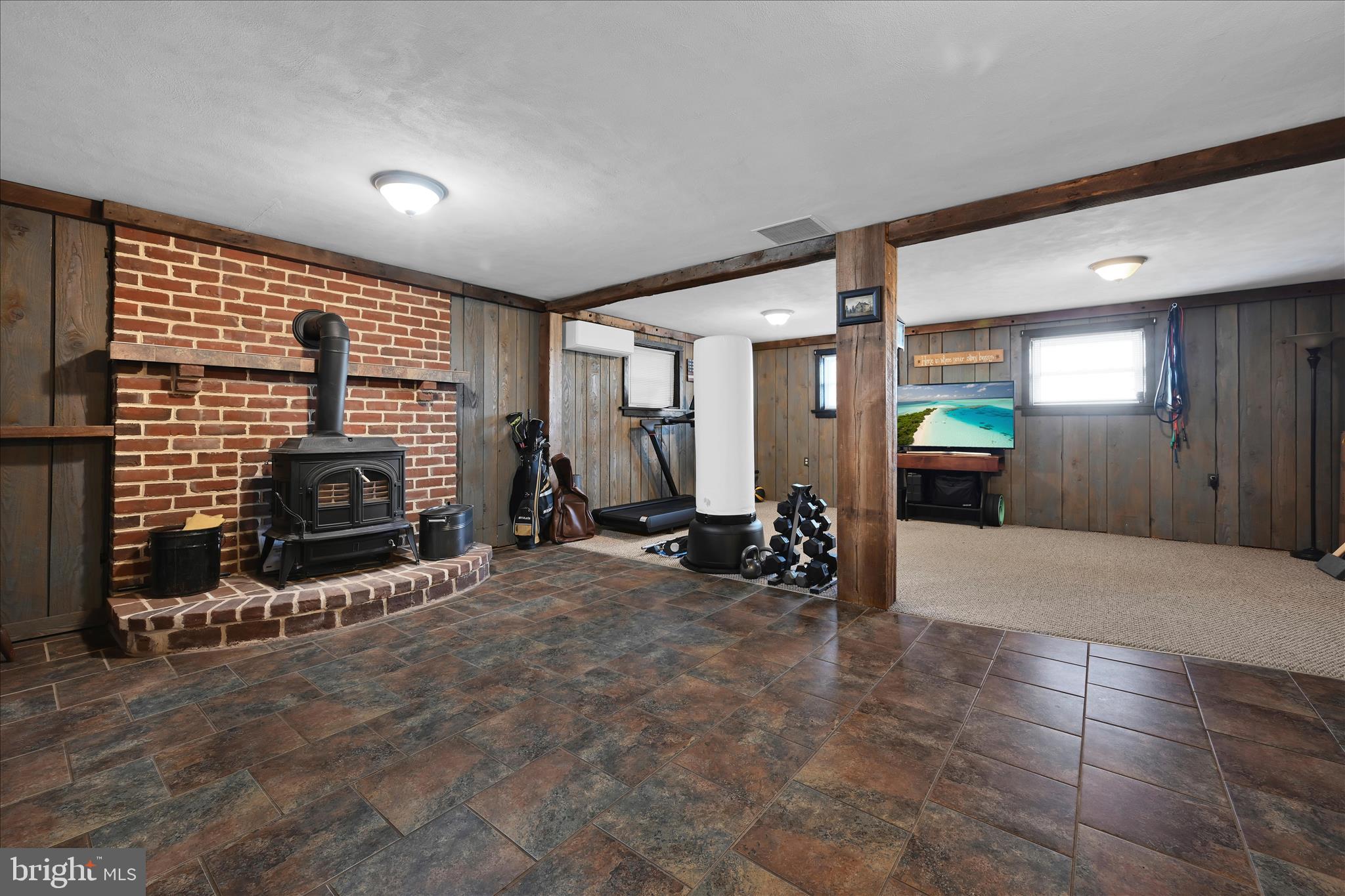 HIMES HILL - Residential