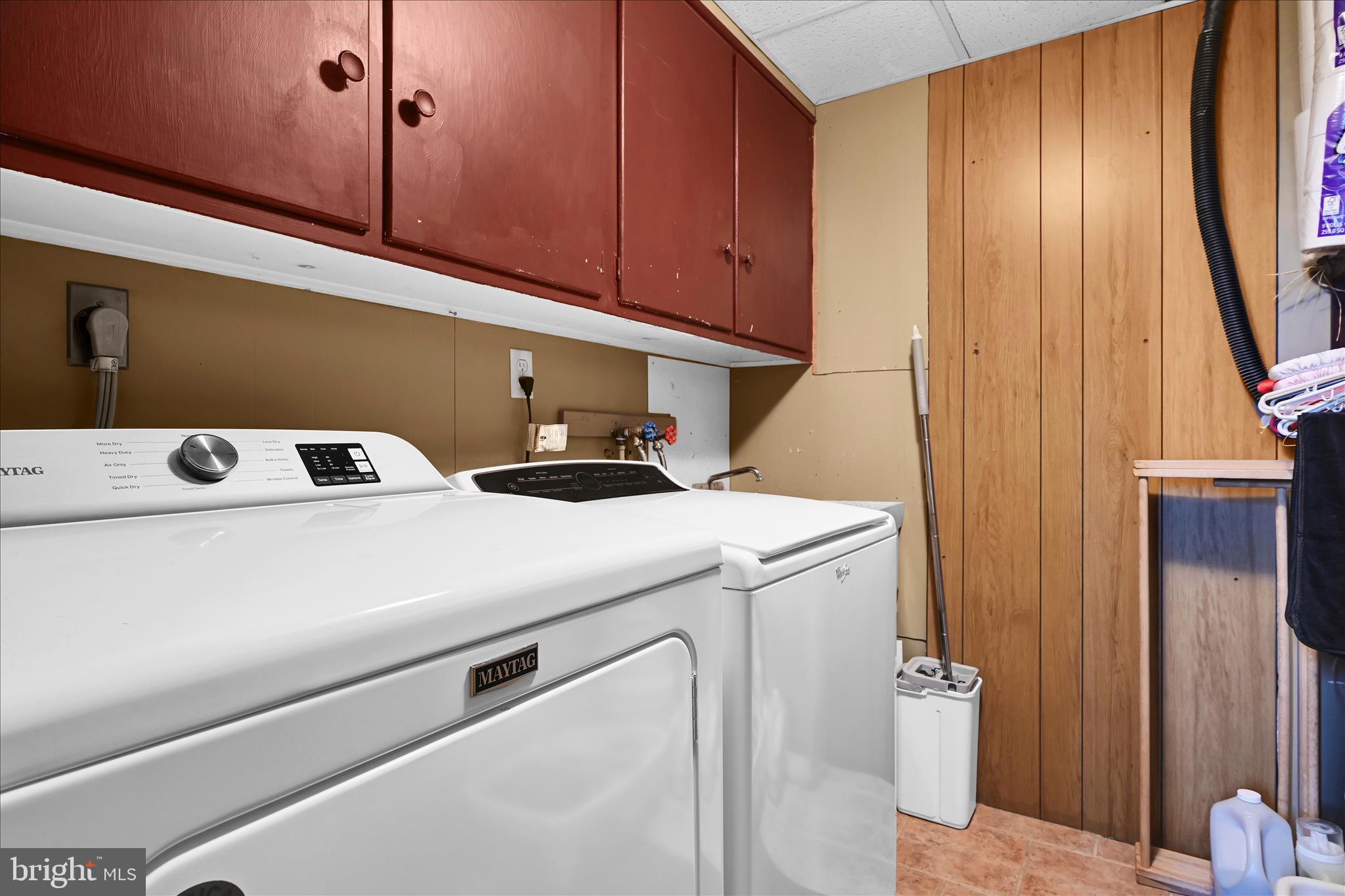 HIMES HILL - Residential