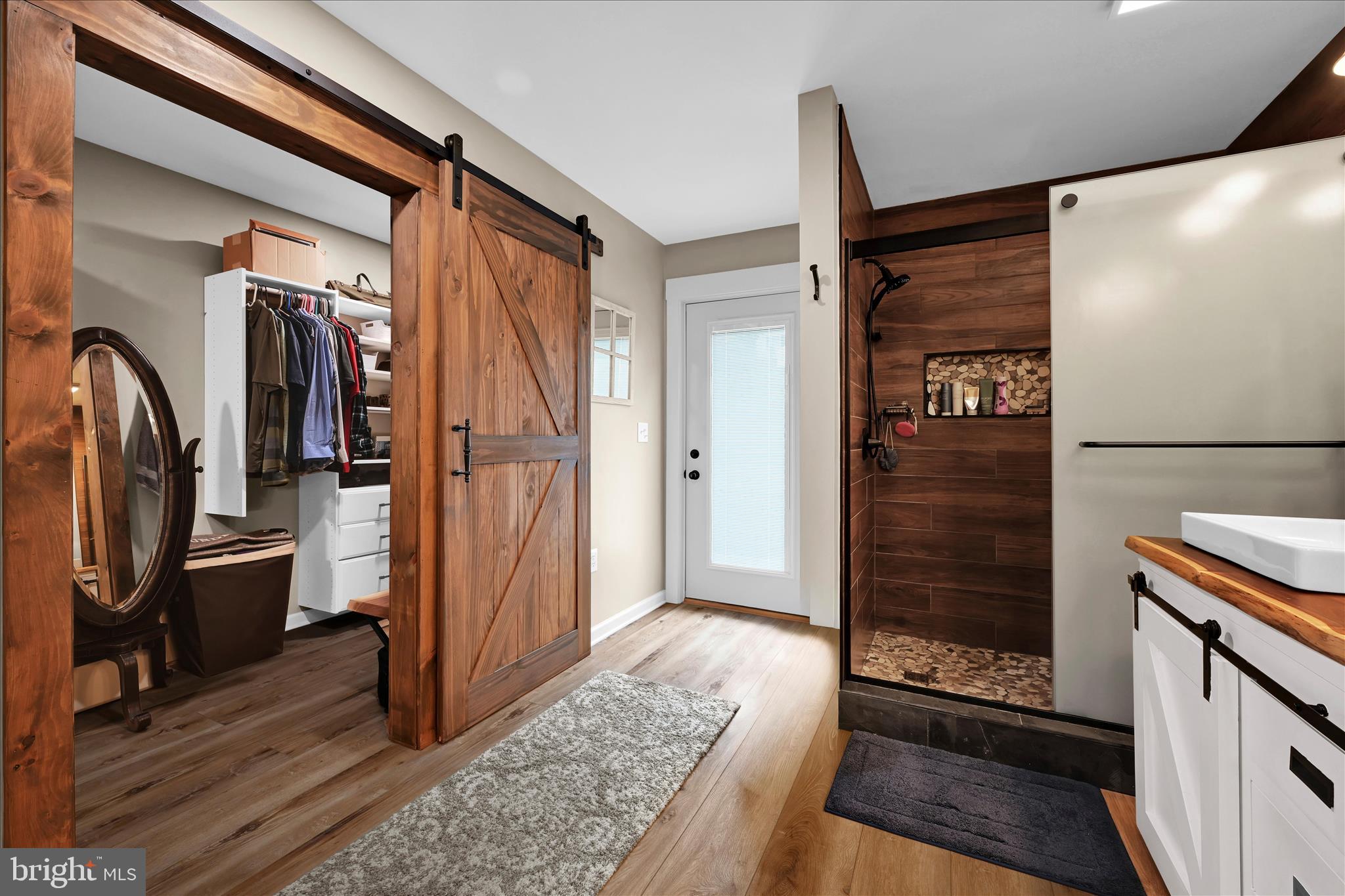 HIMES HILL - Residential