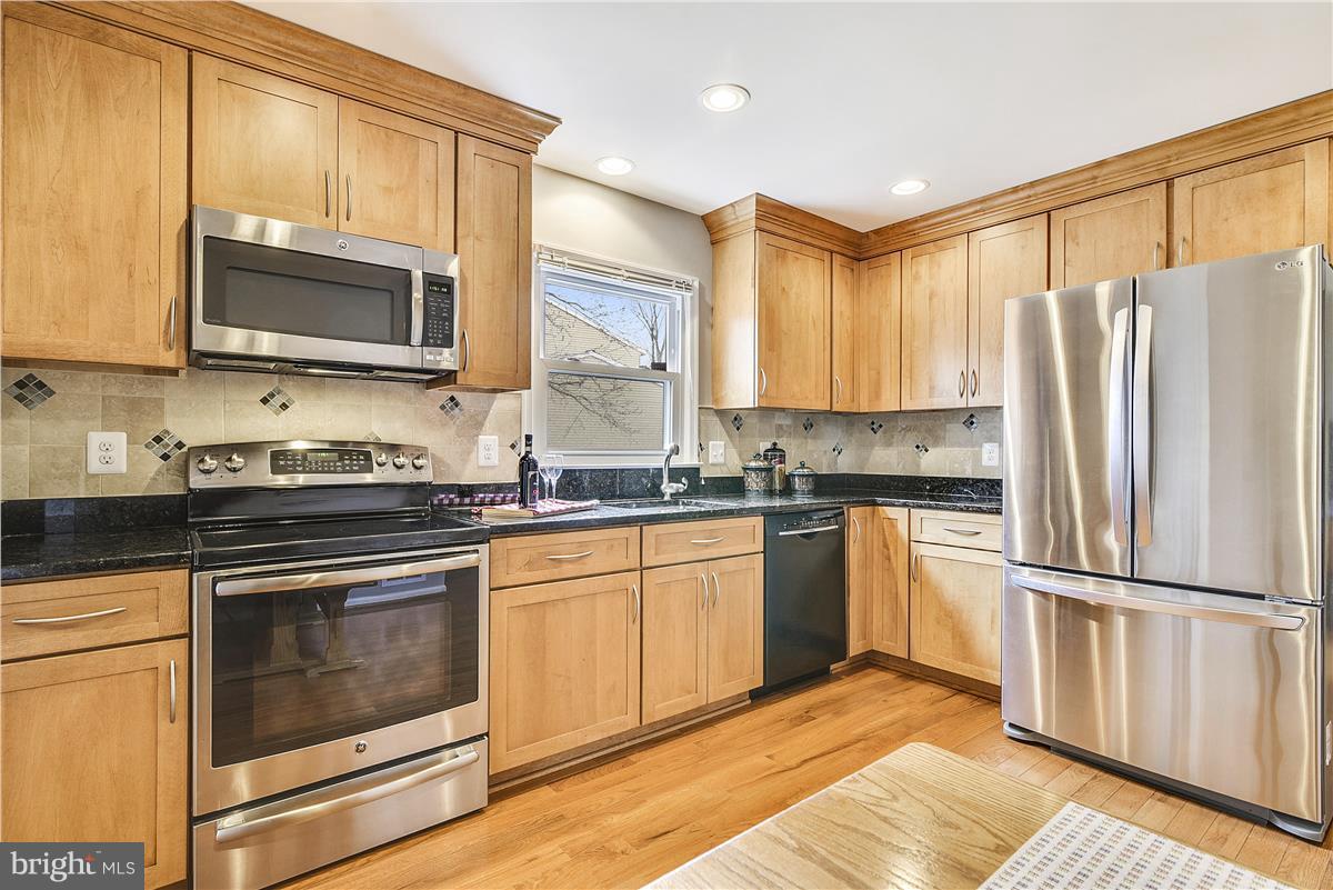 CRESTBROOK - Residential