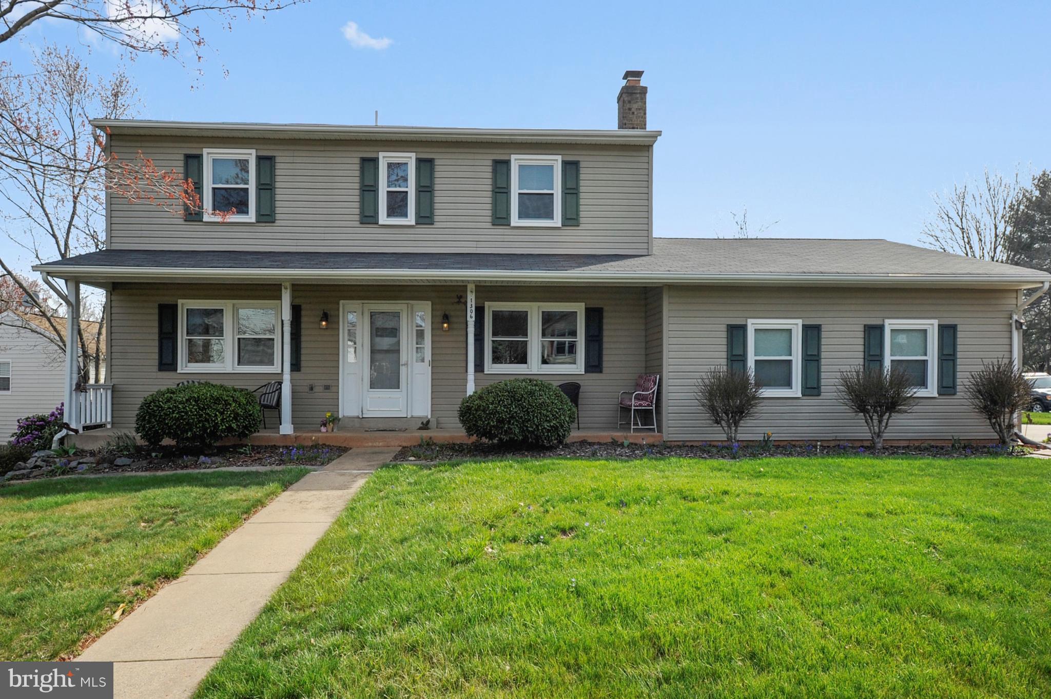 CRESTBROOK - Residential