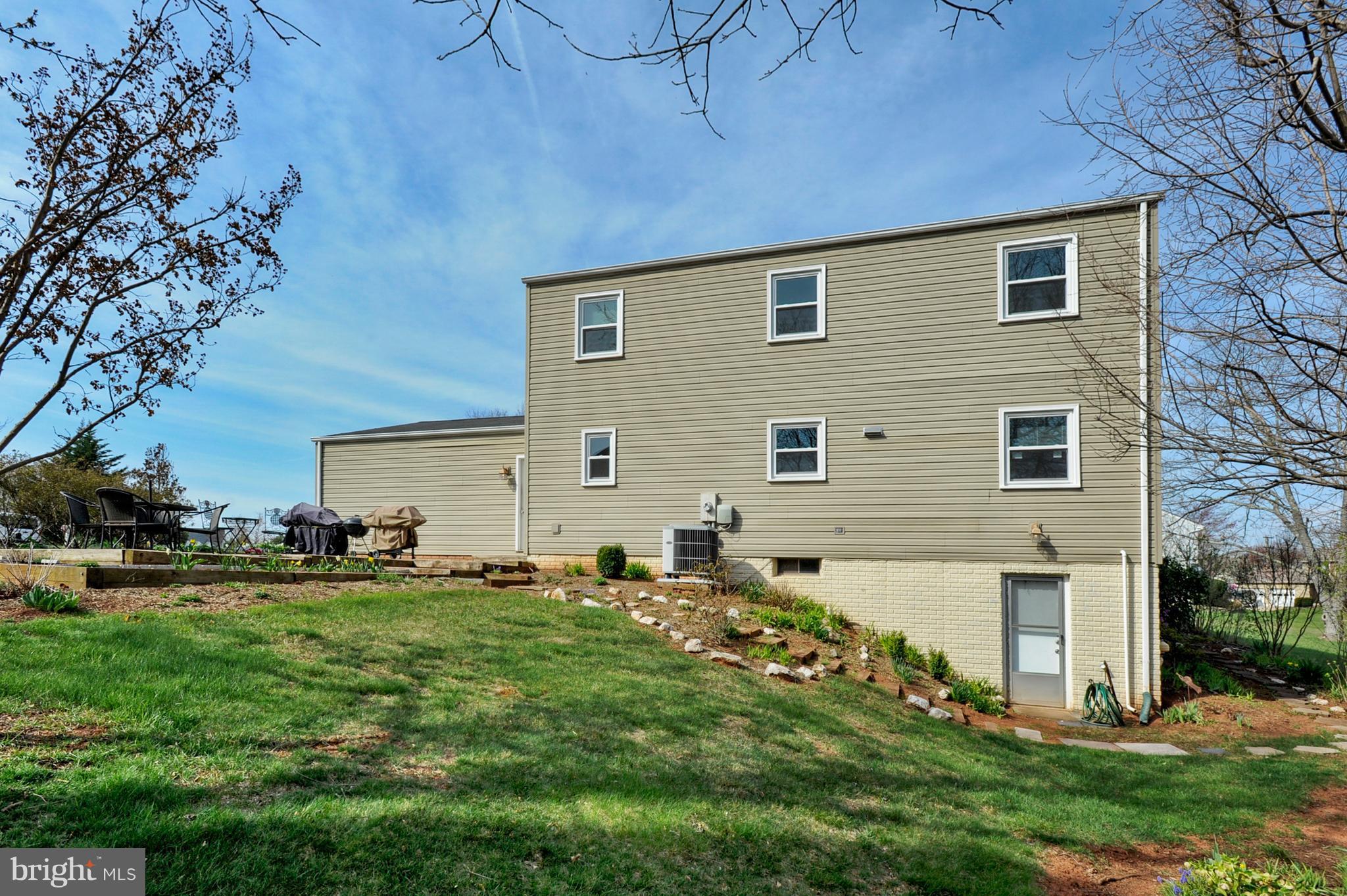 CRESTBROOK - Residential