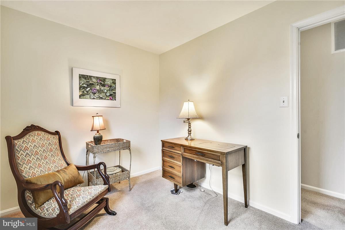 CRESTBROOK - Residential