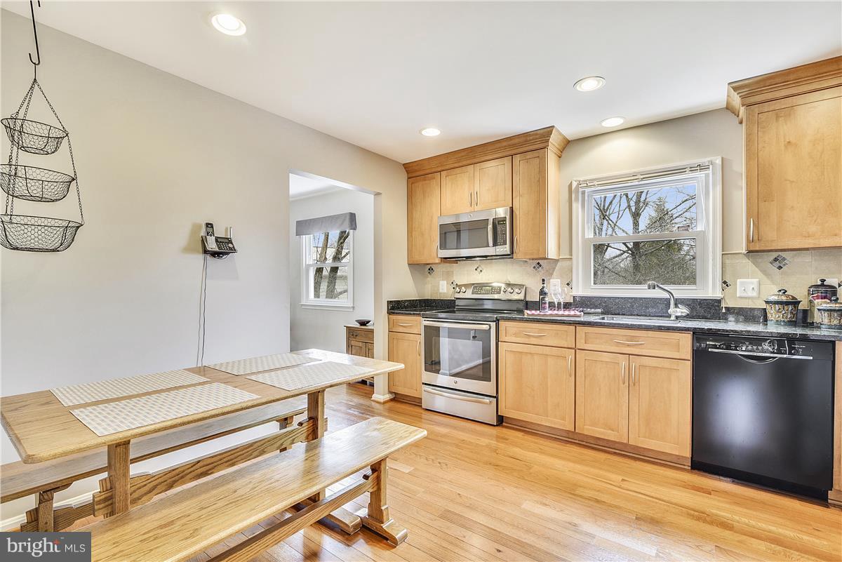 CRESTBROOK - Residential