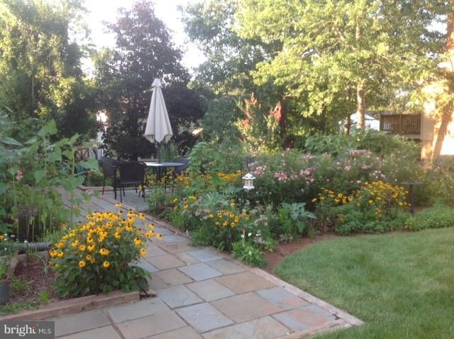 CRESTBROOK - Residential