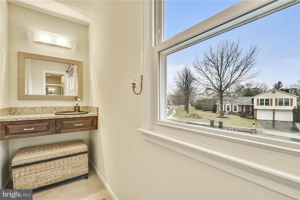 CRESTBROOK - Residential