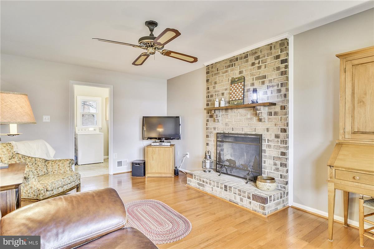 CRESTBROOK - Residential