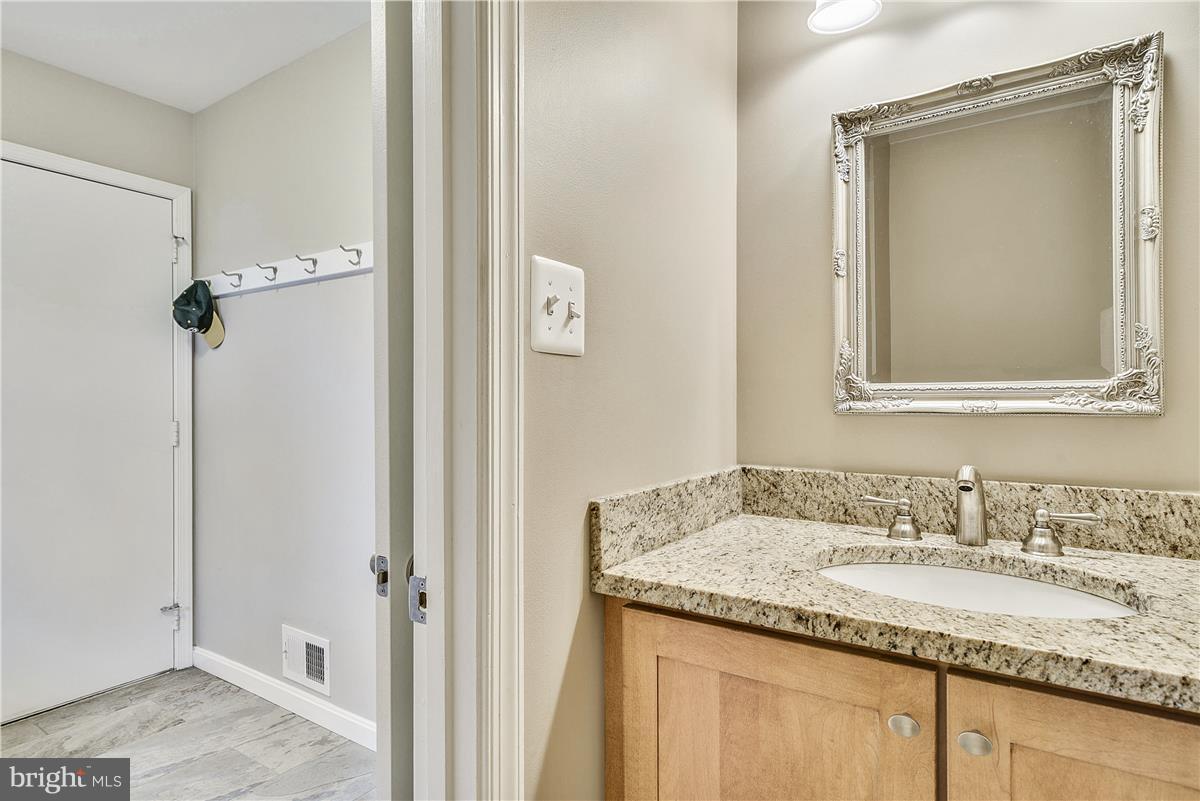 CRESTBROOK - Residential