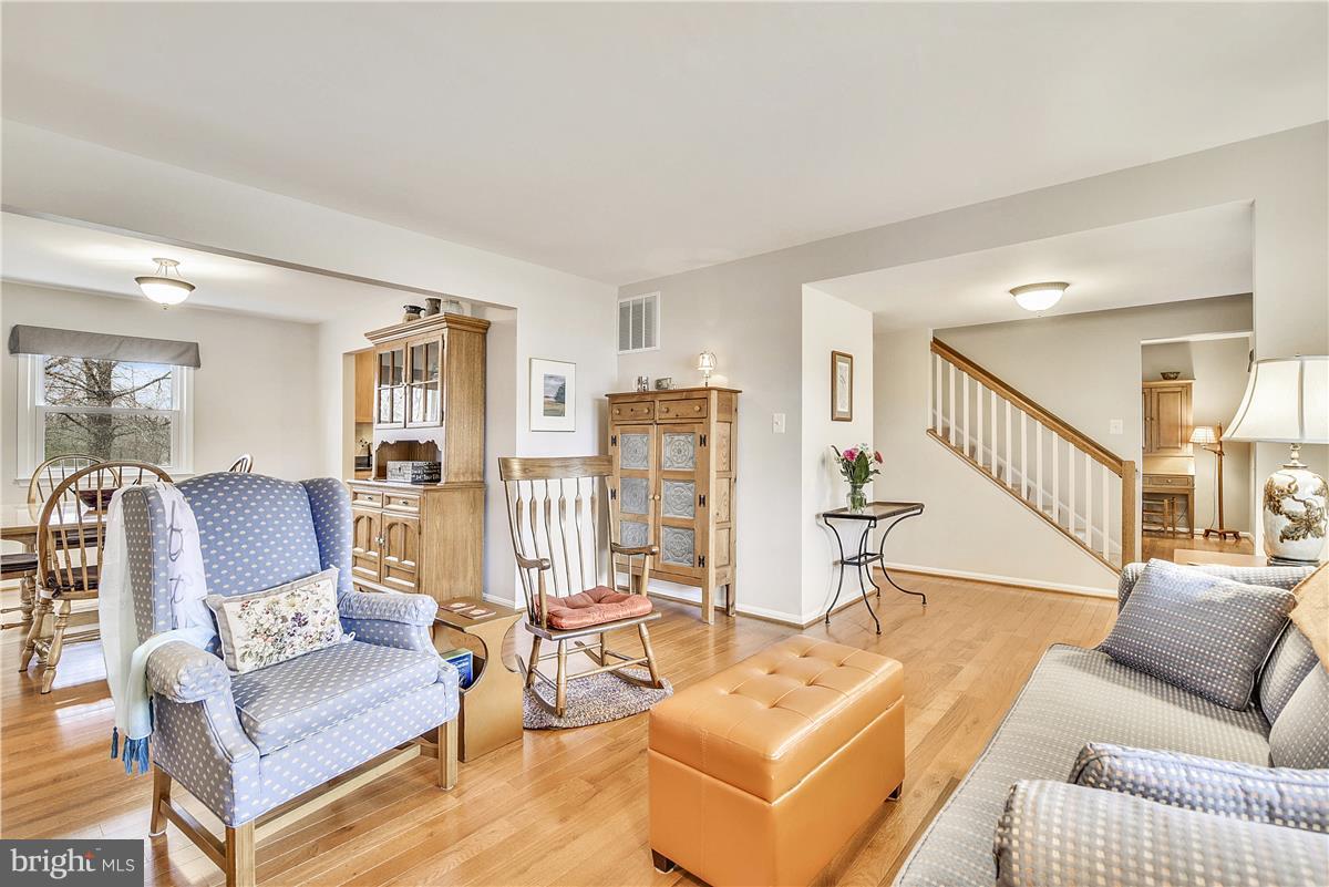 CRESTBROOK - Residential