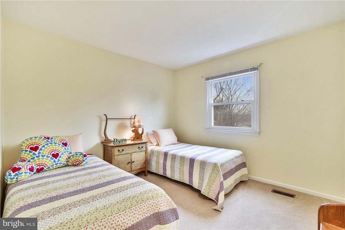 CRESTBROOK - Residential