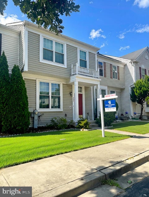 Townhouse For Sale - 202 Arcadia Shores Circle<br/> Anne Arundel County, ODENTON, MD 21113