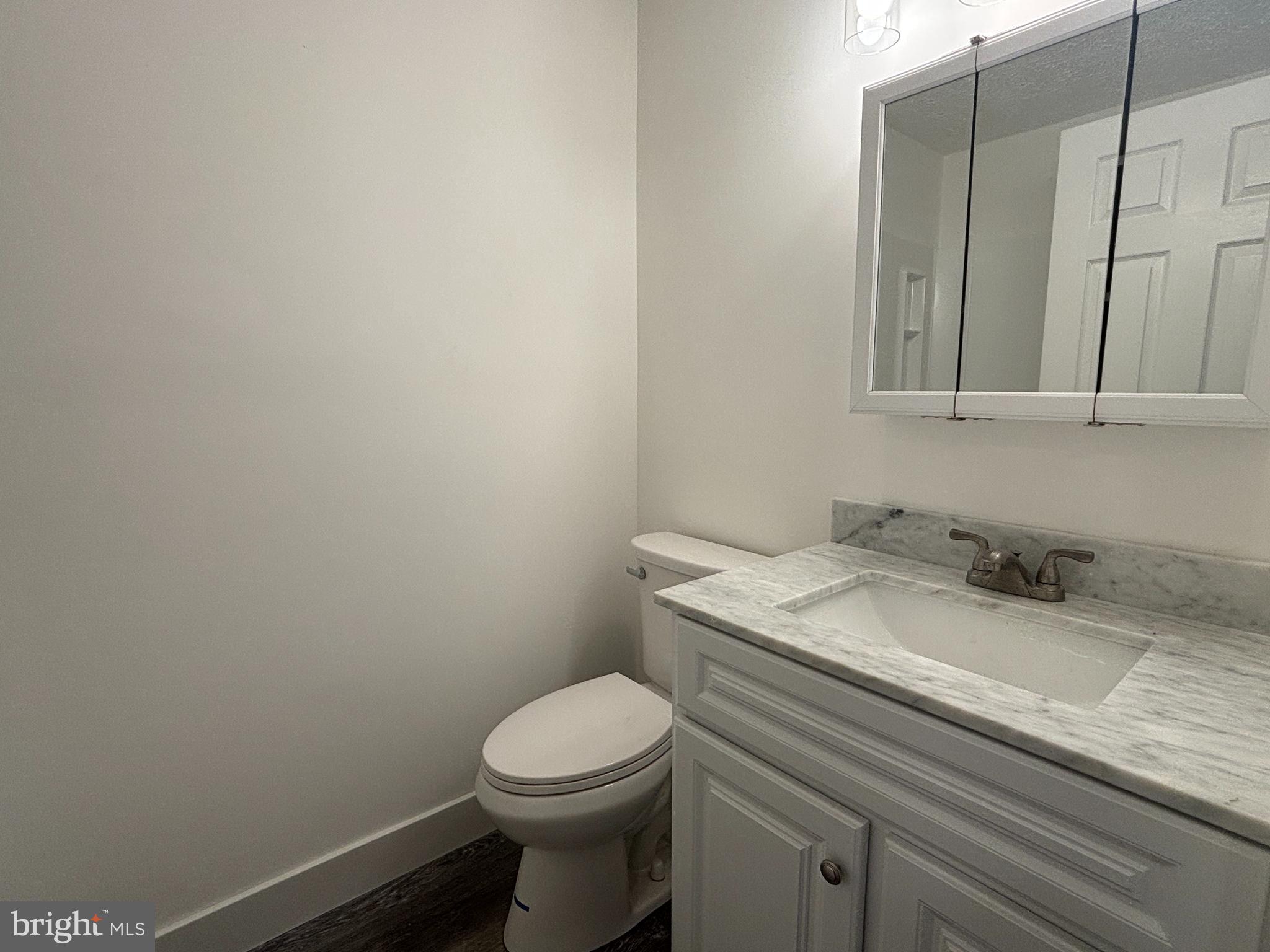 KNOLLS AT NORTH LAKE CONDOMINIUM - Residential