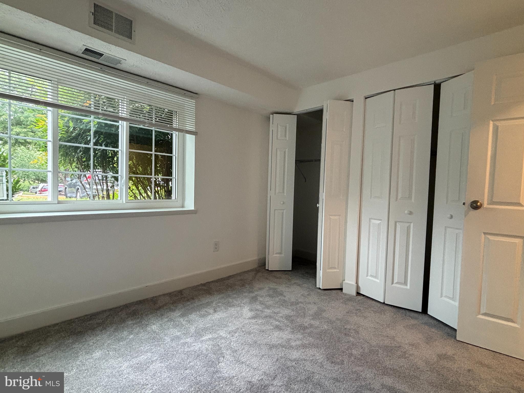 KNOLLS AT NORTH LAKE CONDOMINIUM - Residential