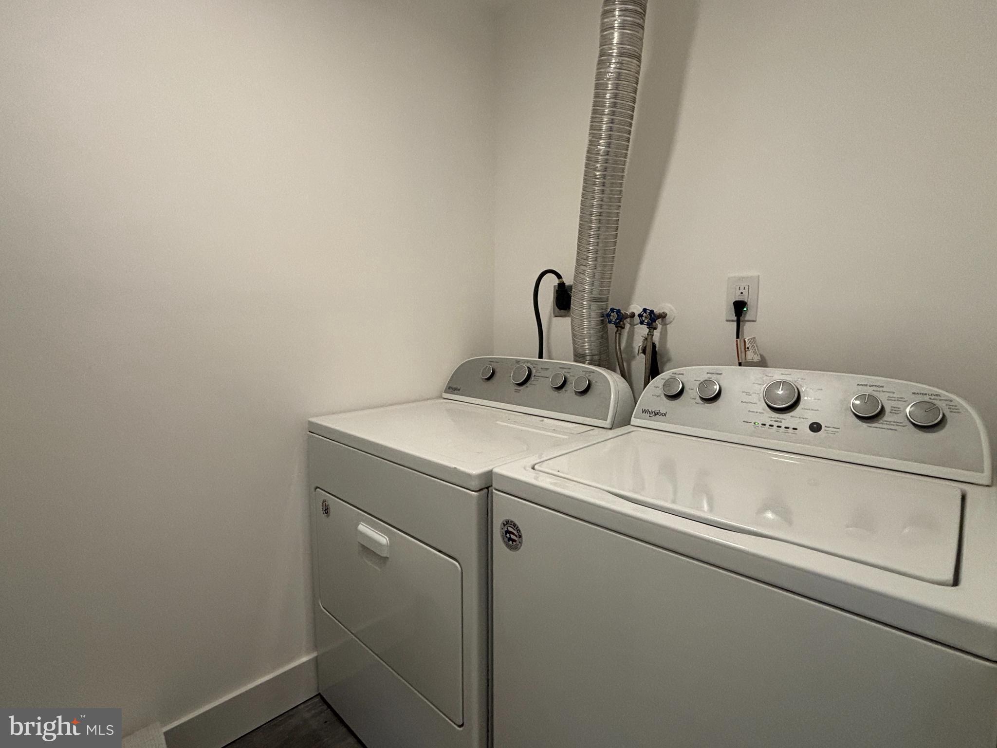 KNOLLS AT NORTH LAKE CONDOMINIUM - Residential