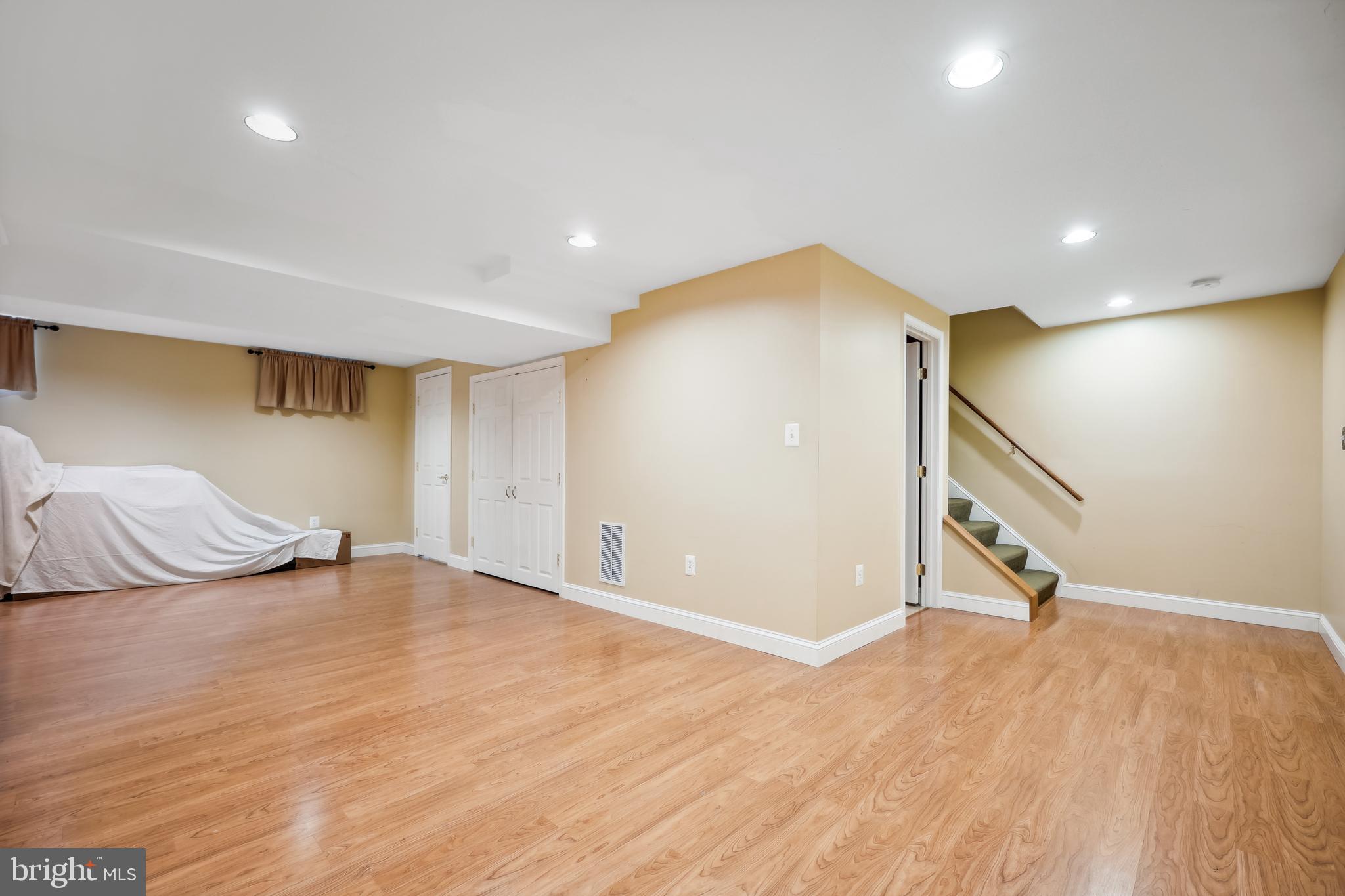 MILLS FARM - Residential