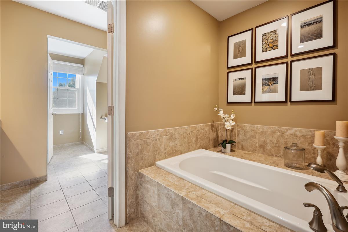 MILLS FARM - Residential