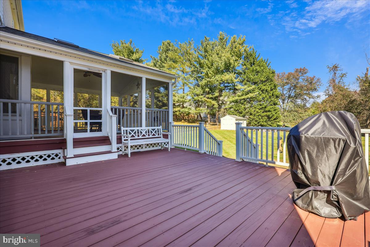 MILLS FARM - Residential