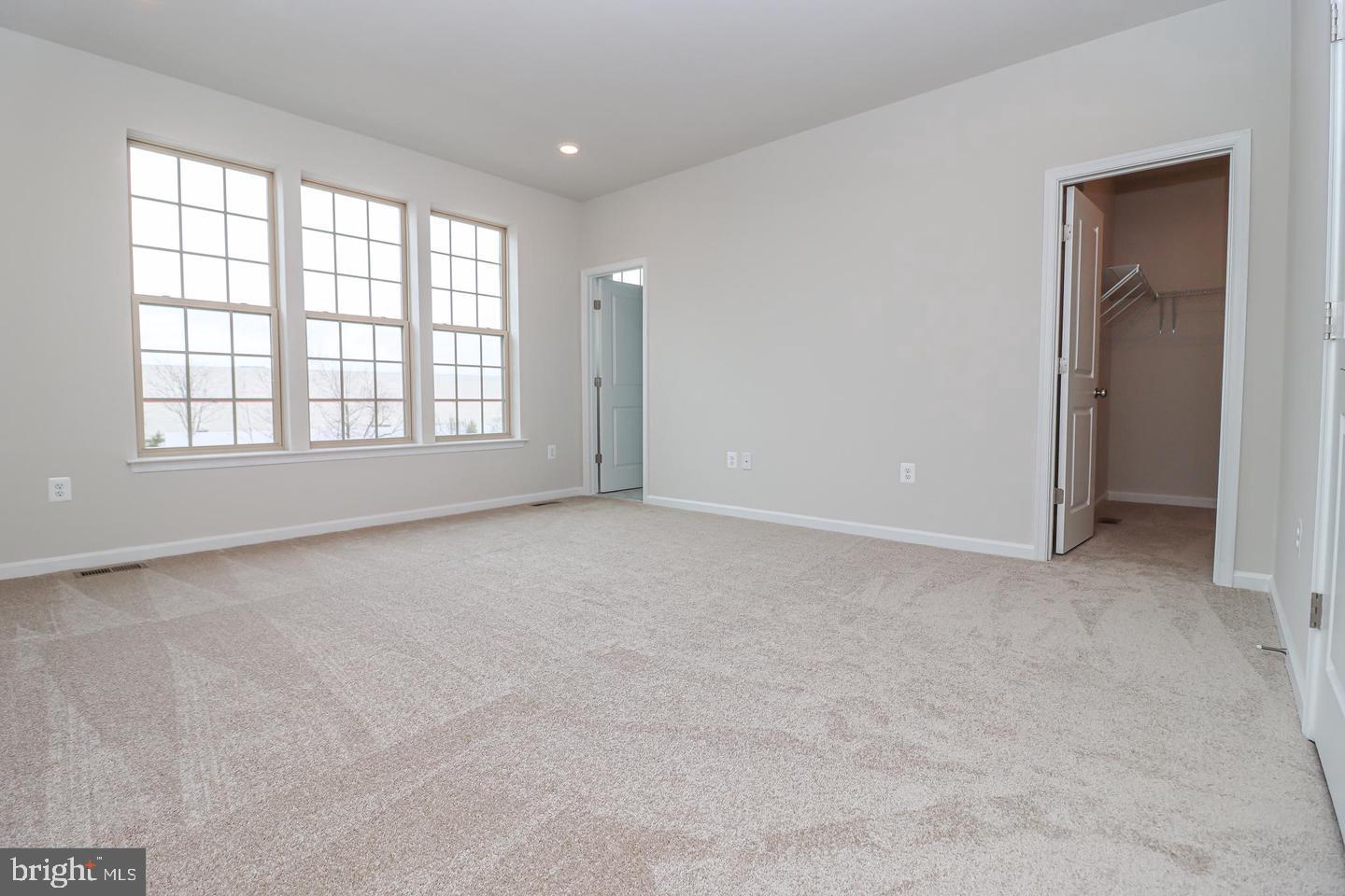 EAST QUARTER - Residential Lease