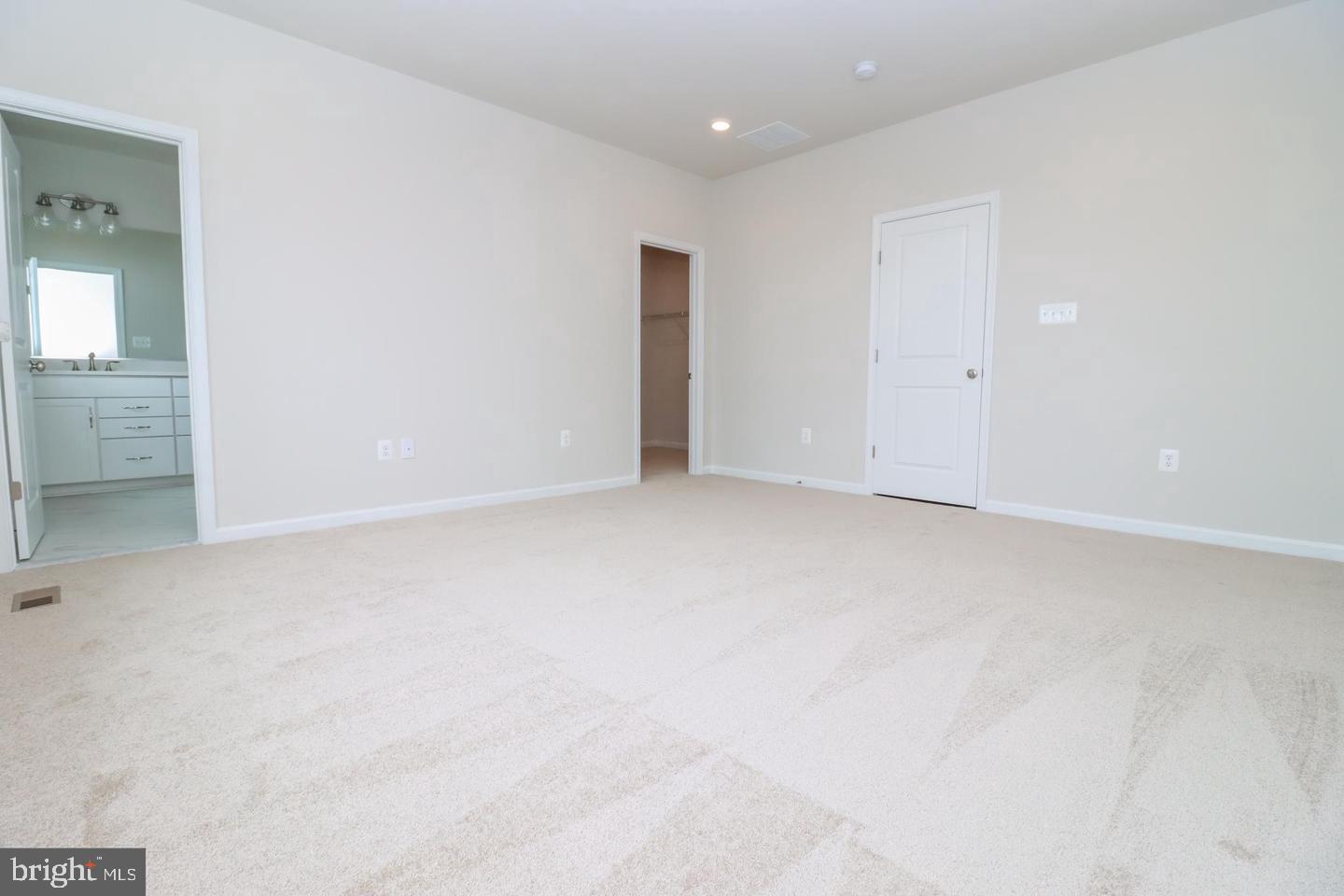 EAST QUARTER - Residential Lease