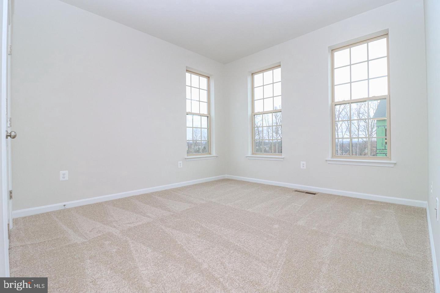 EAST QUARTER - Residential Lease