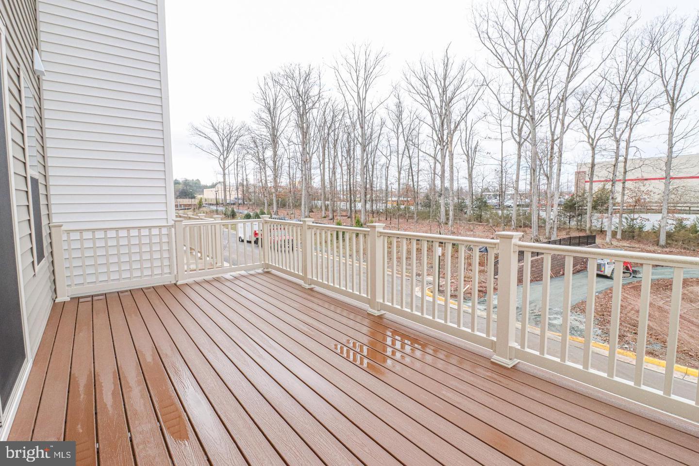 EAST QUARTER - Residential Lease