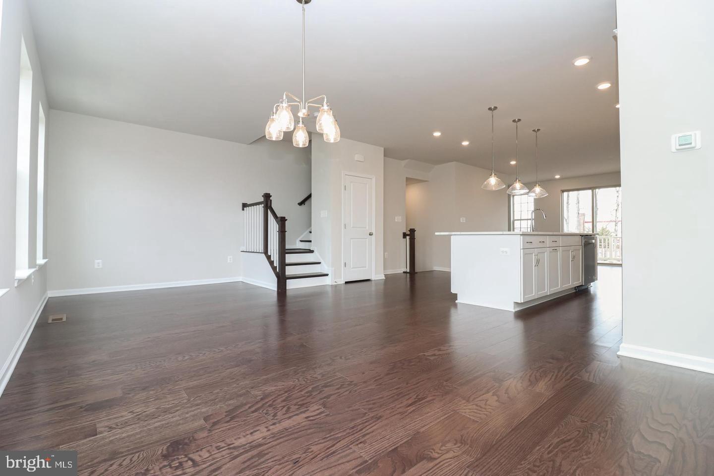 EAST QUARTER - Residential Lease