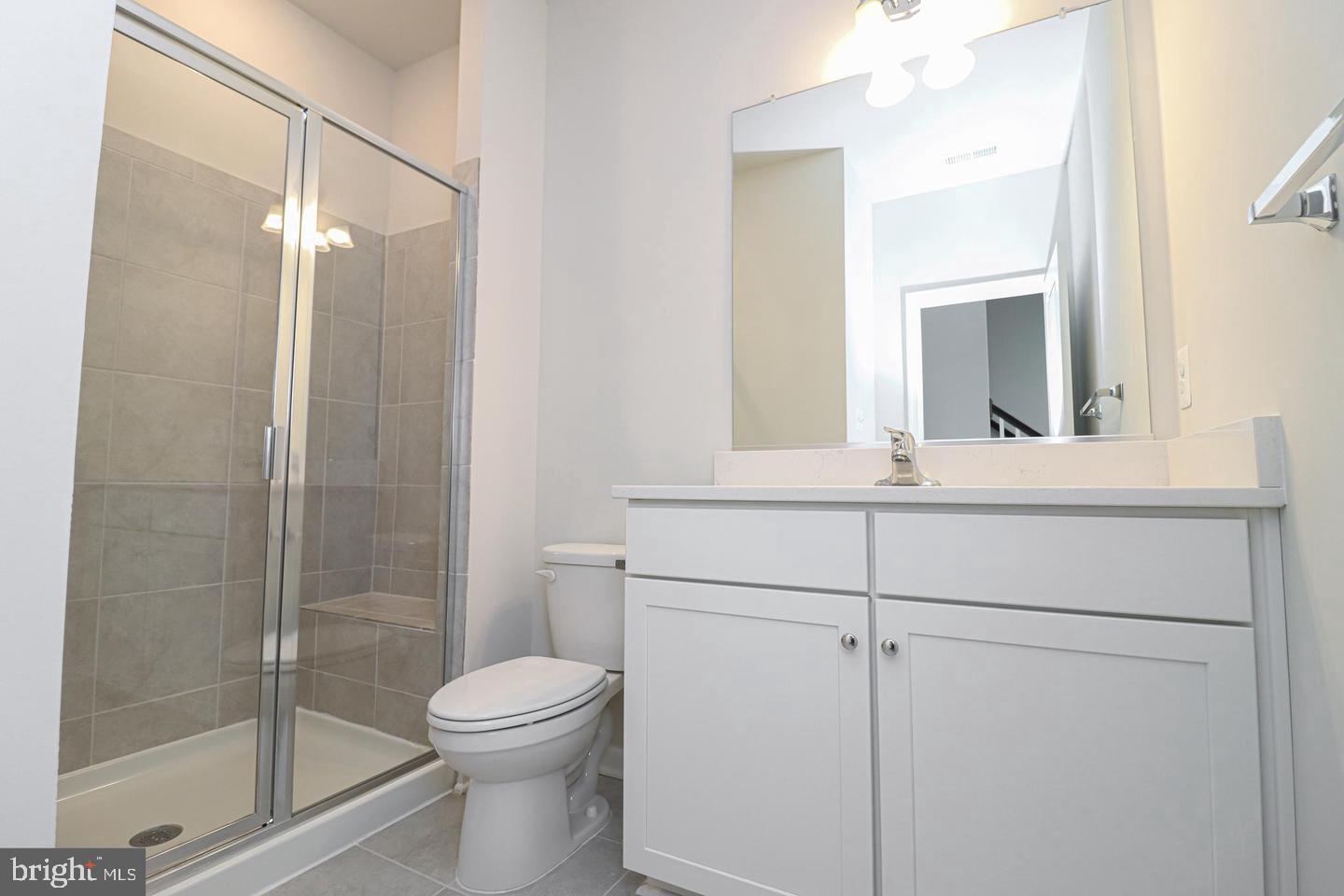 EAST QUARTER - Residential Lease