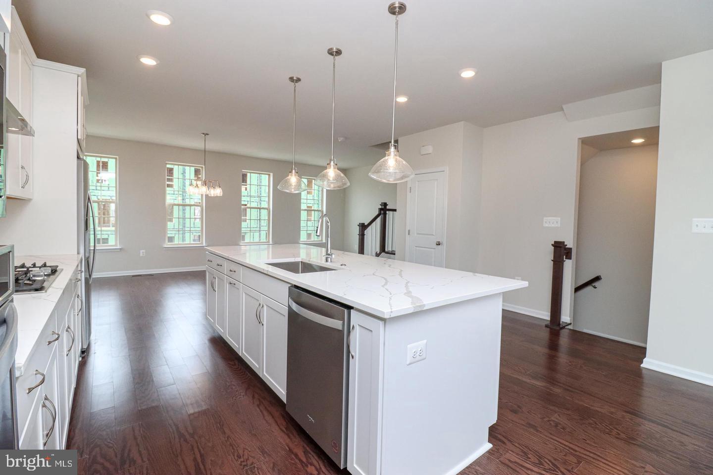 EAST QUARTER - Residential Lease