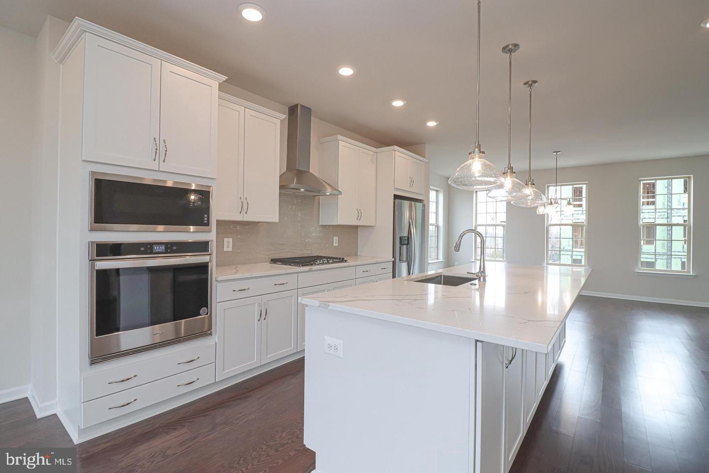 EAST QUARTER - Residential Lease