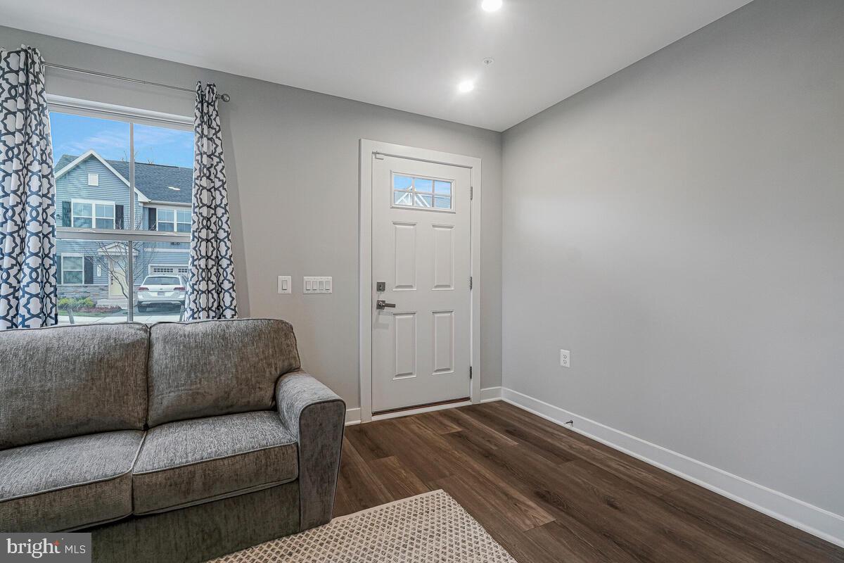 14380 LONGHOUSE LOOP