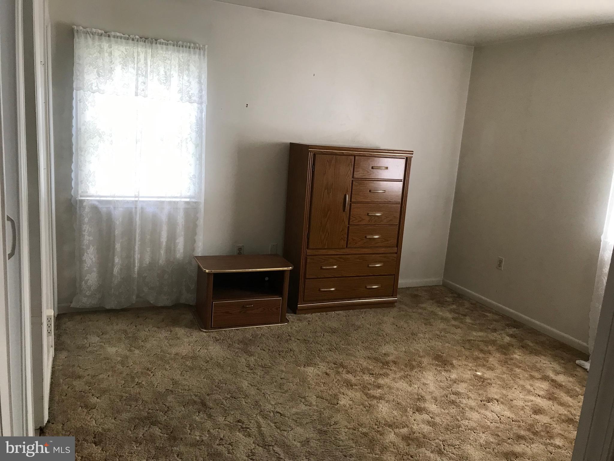 LYNNALAN ACRES - Residential