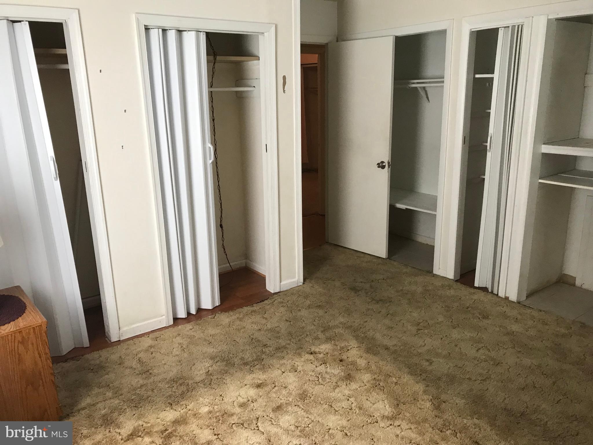 LYNNALAN ACRES - Residential