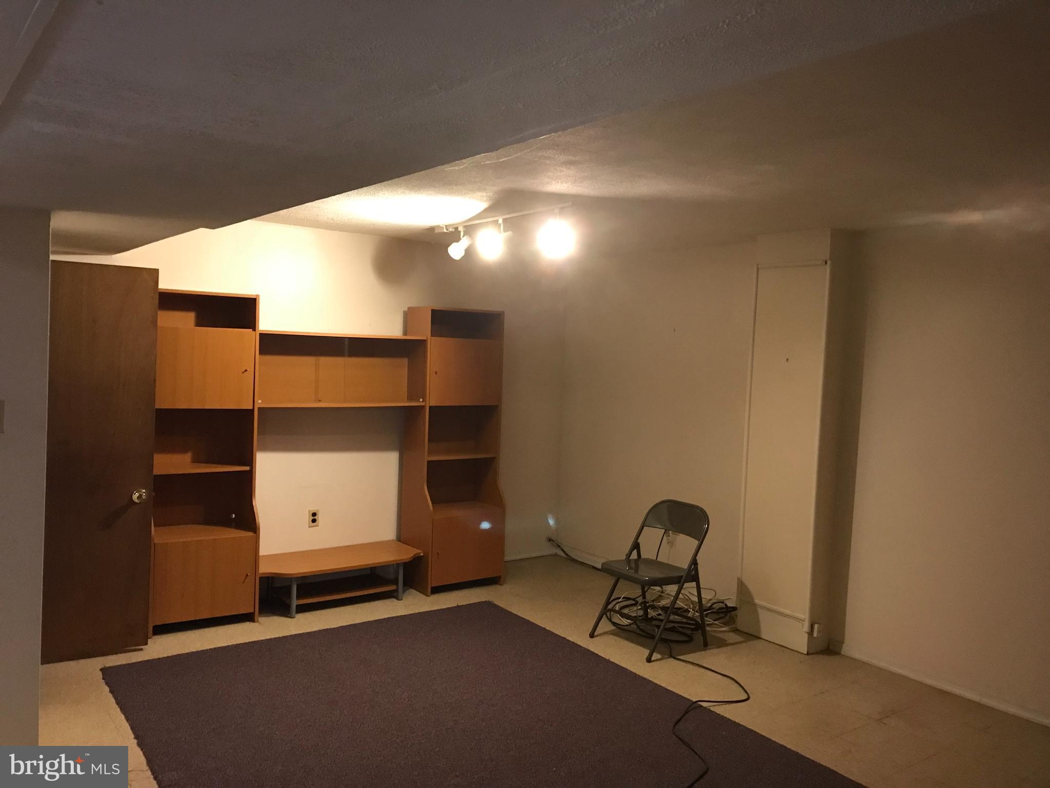 LYNNALAN ACRES - Residential