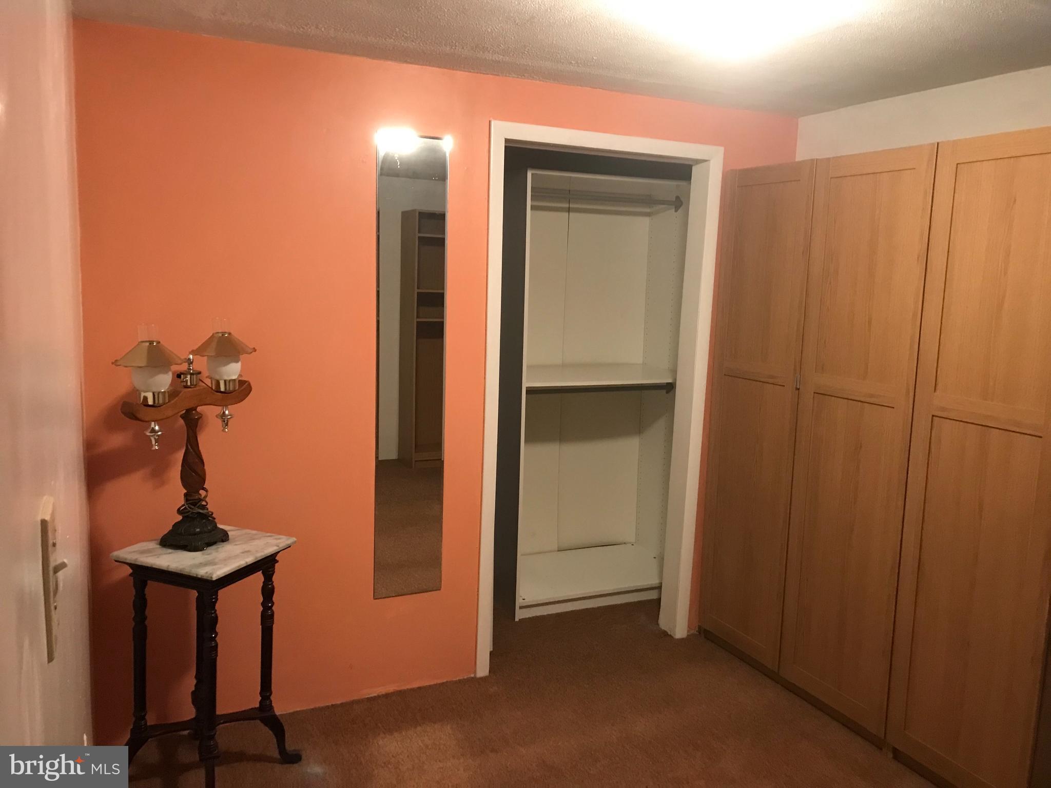 LYNNALAN ACRES - Residential