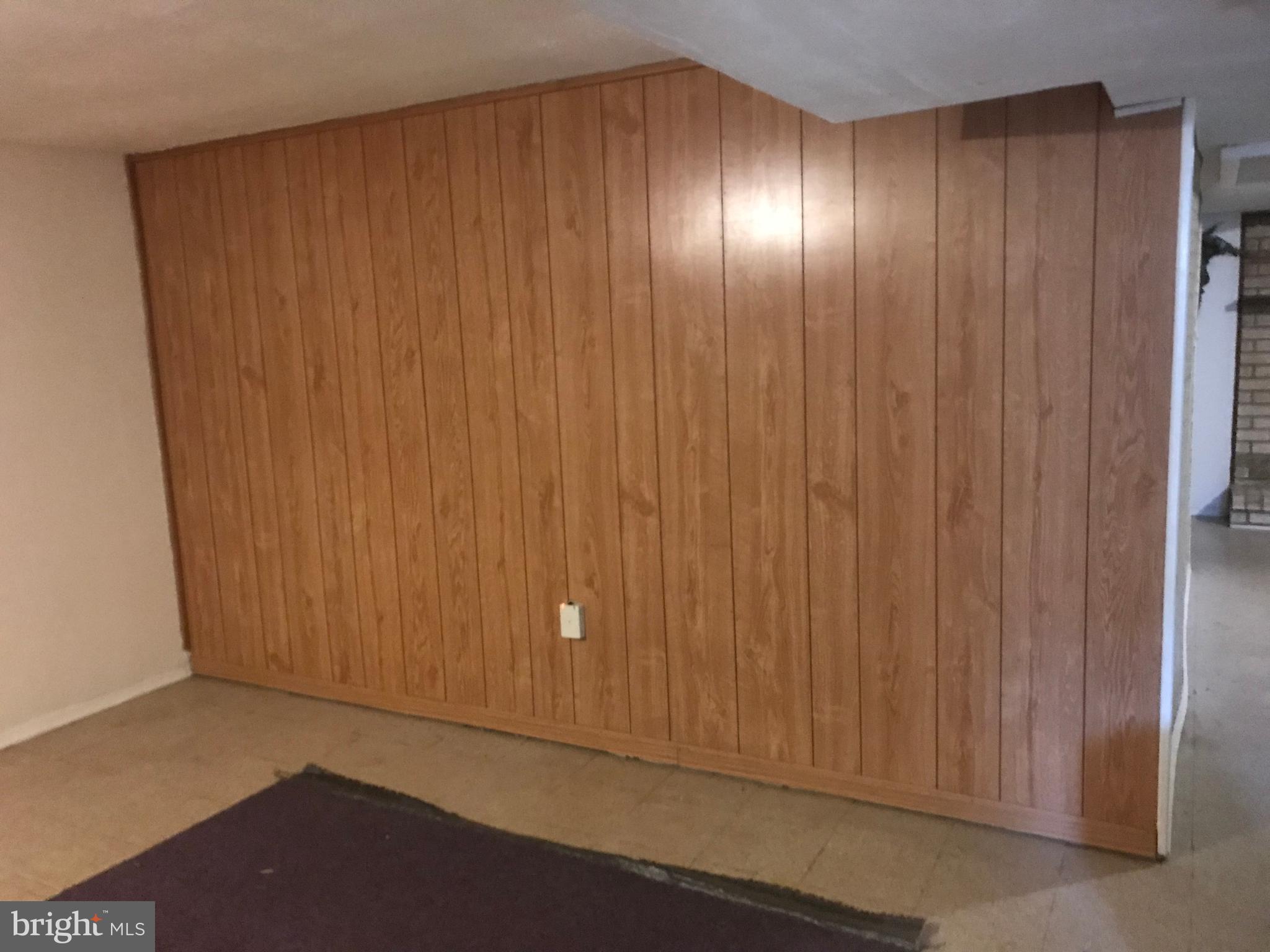 LYNNALAN ACRES - Residential